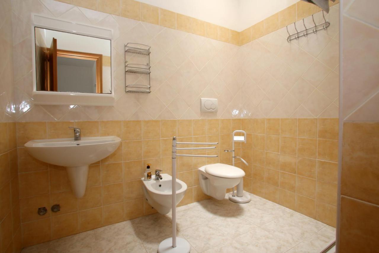 Annaluce Apartments Βιέστε Εξωτερικό φωτογραφία